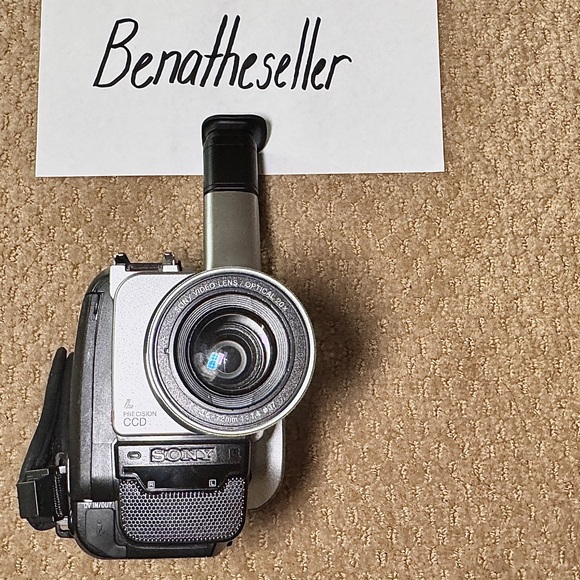 RARE Sony Handycam DCR-TRV320 NTSC Hi8 450x Digital 8 Video Camcorder WORKS - Picture 3 of 13